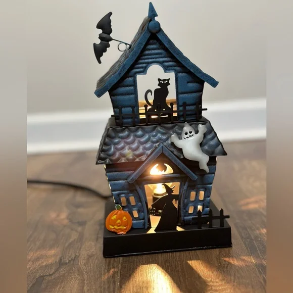 Haunting Good Time Scentsy Warmer - Picture 10 of 12
